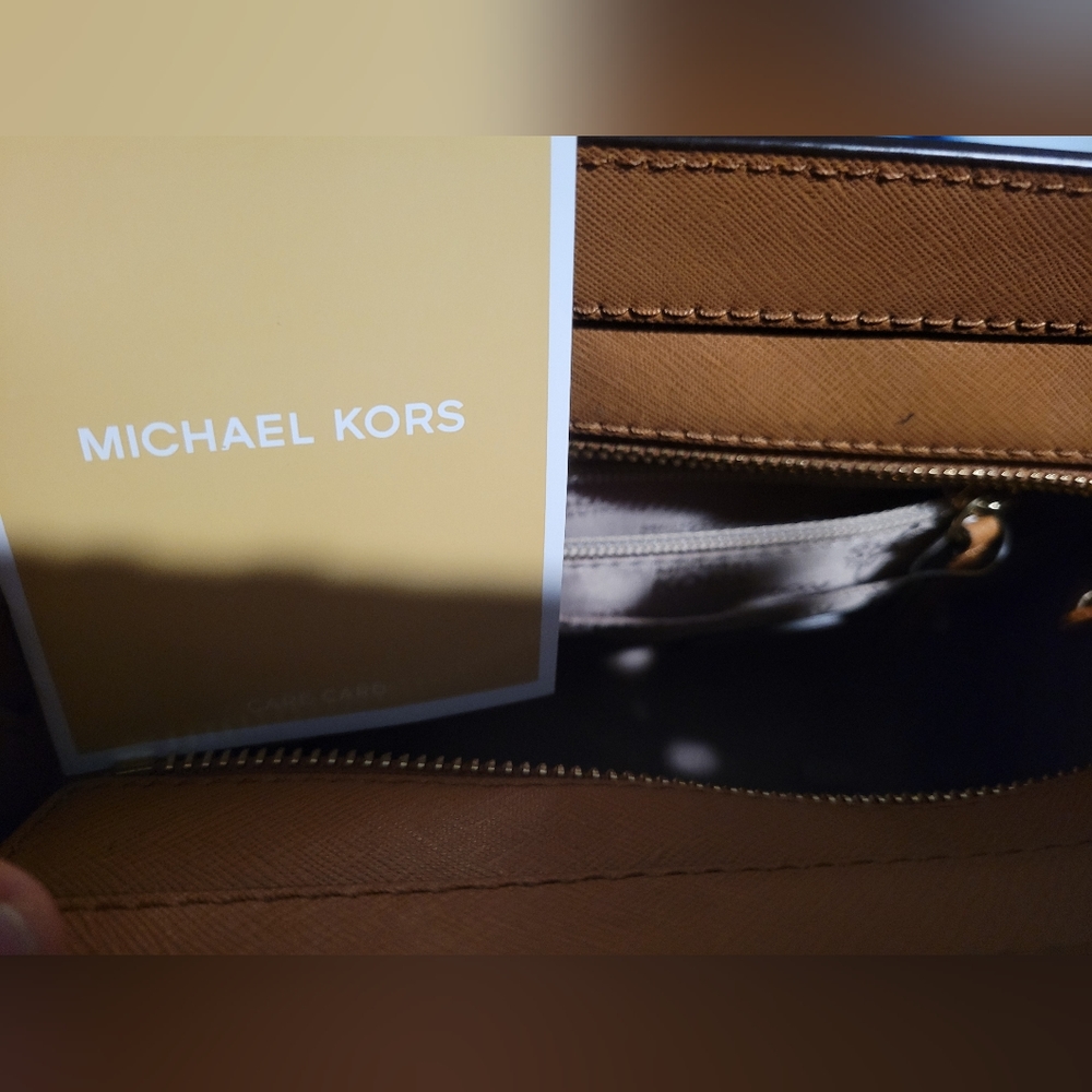 Purse - Picture 2 of 2